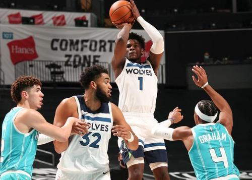  爱德华兹星锐赛MVP  
